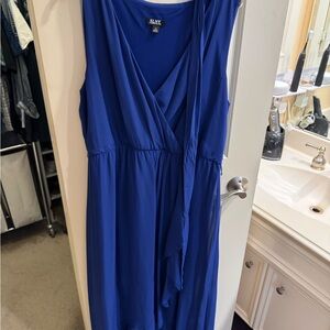 SLNY Women's Royal Blue Midi Dress
